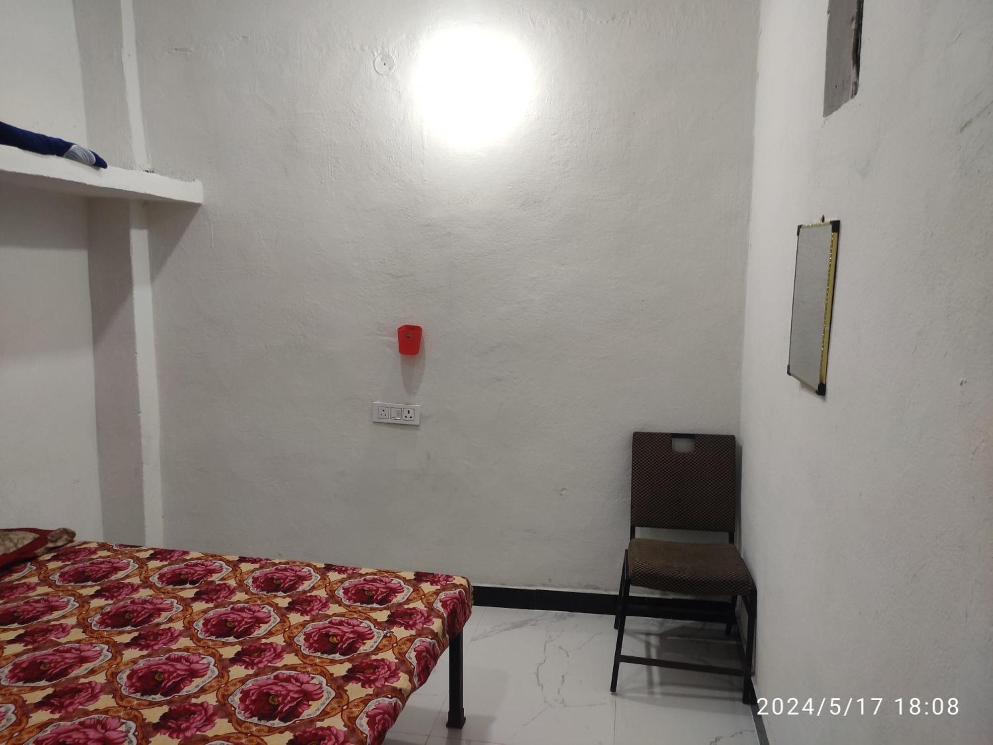 Kuber Bhandari Guest House And Hotel Sehore Quarto foto